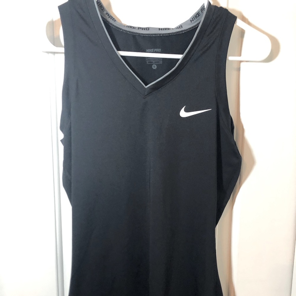 Black nike work out tank